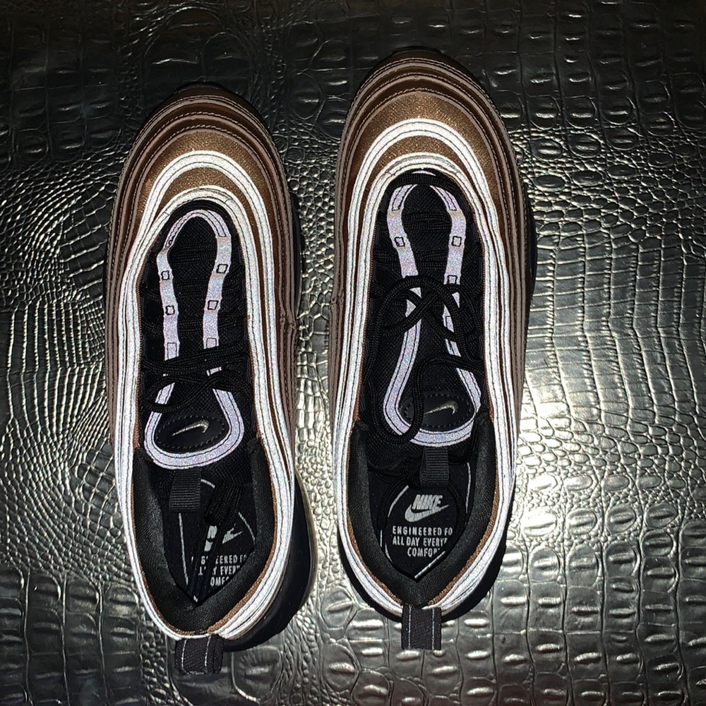 Air maxx 97s copper size 7 womens